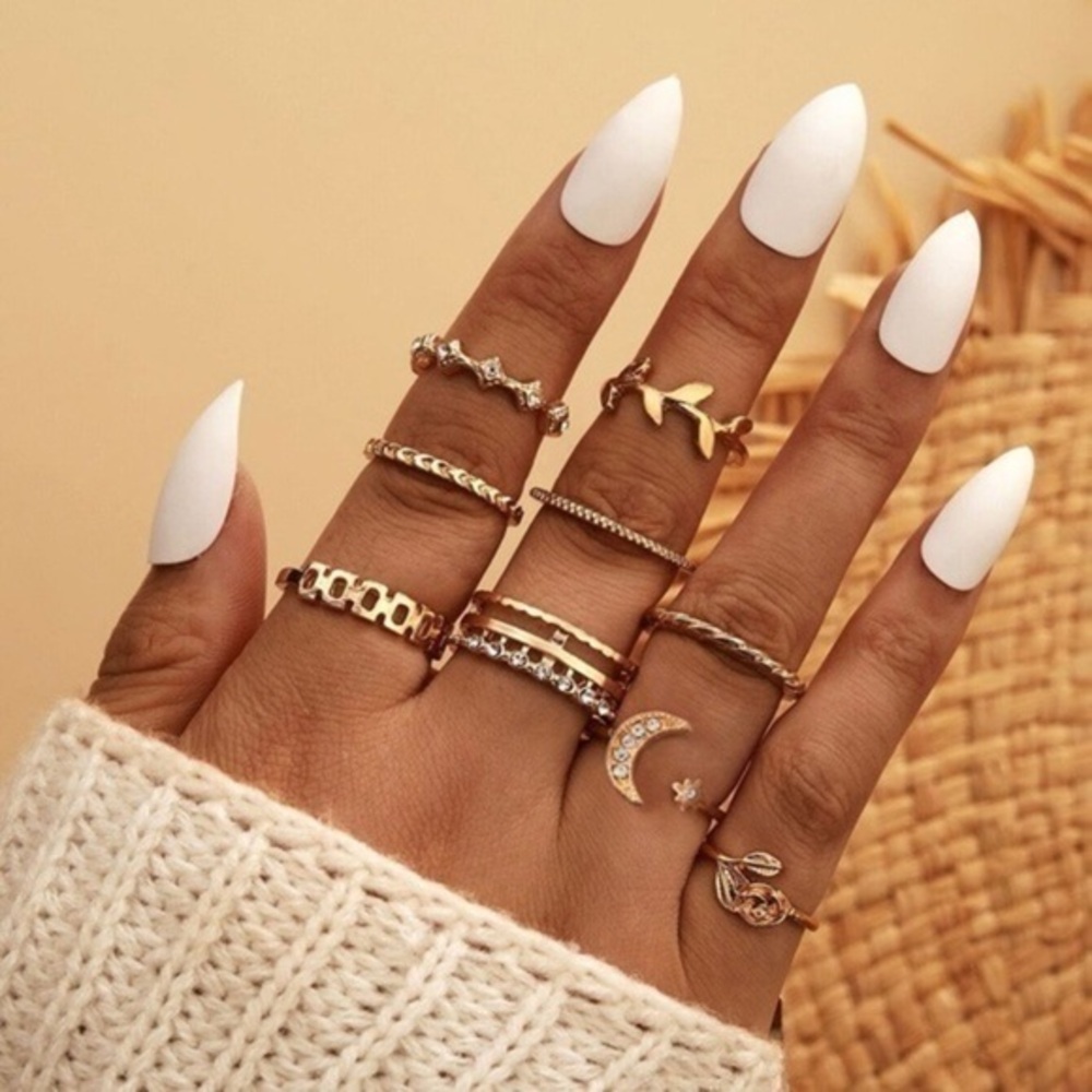 3/$30 💛 Dainty Ring Set